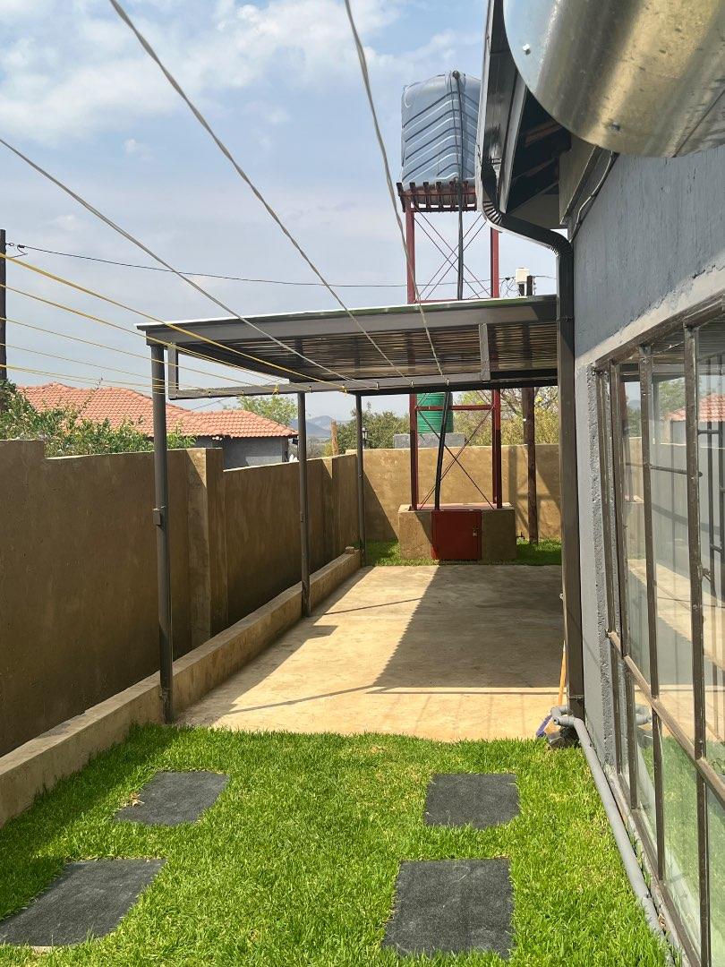 To Let 8 Bedroom Property for Rent in Bethanie North West